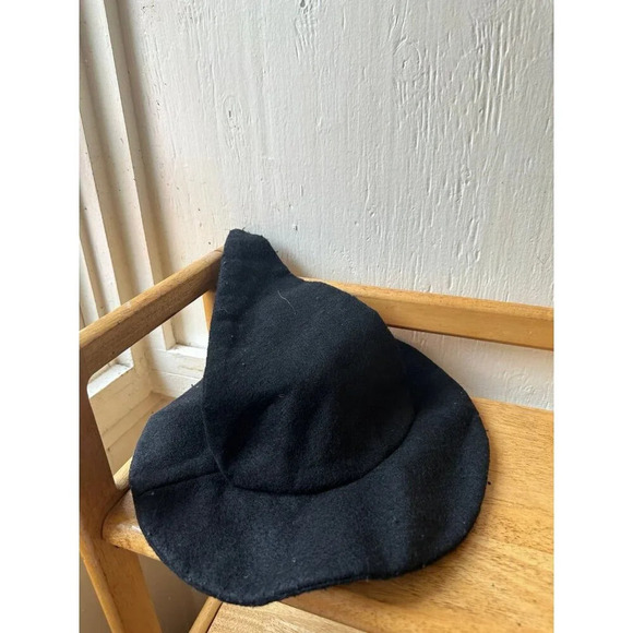 Women’s black felt witch hat - Picture 2 of 7